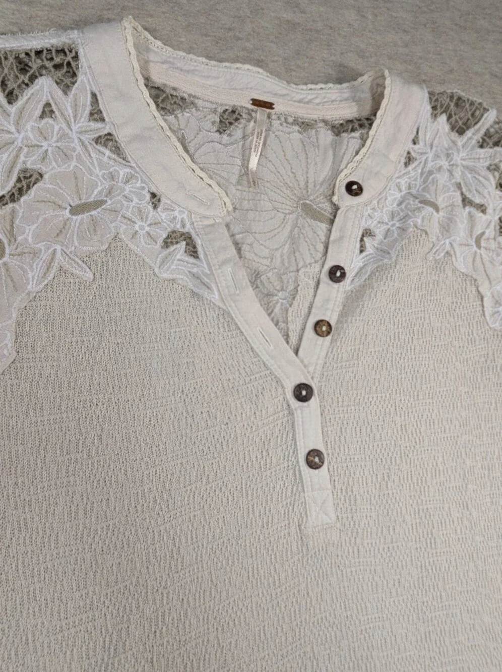 Free People Ivory Lace Floral Long Sleeve Feminine Whimsy Boho Fairy Henley Sz L